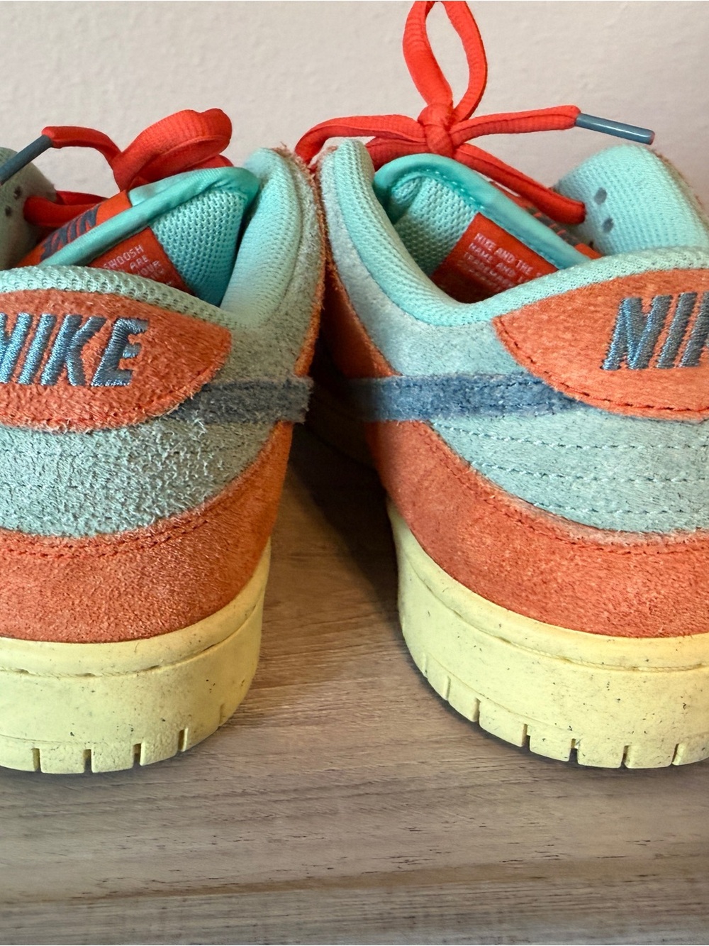 Nike SB Dunk Low Pro Premium "Orange Emerald Rise" - Picture 2 of 7